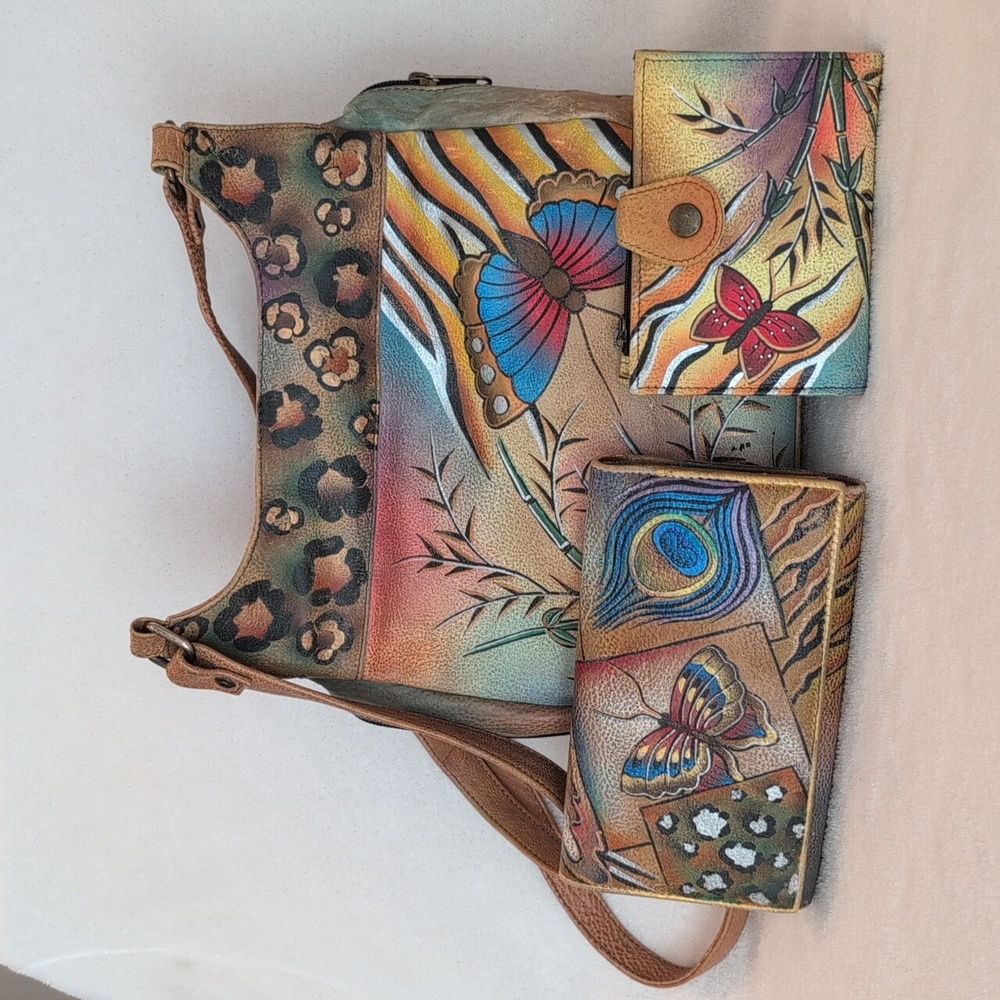 Anuscha shoulder handbag/purse w/accessories